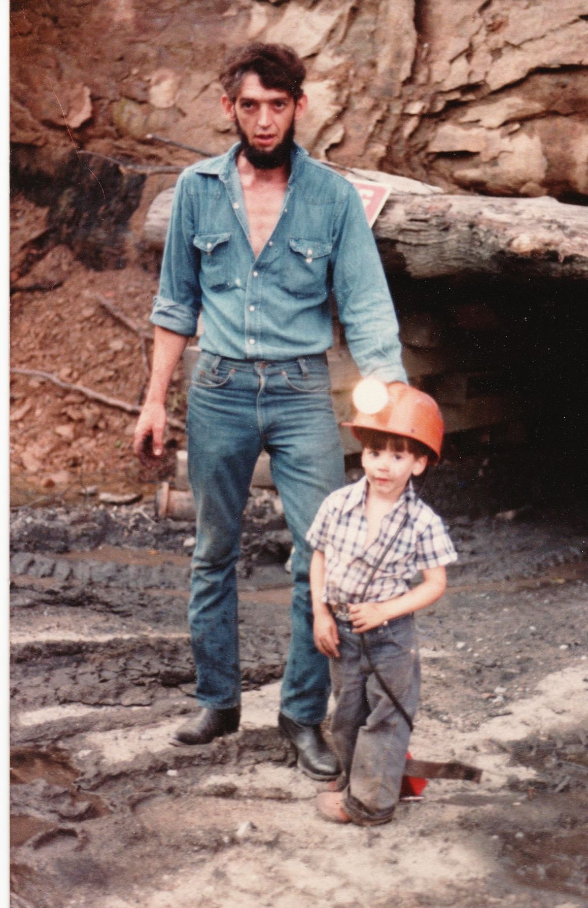 Business Challenge-13 Steven Harris and father Kenneth Harris in front of a coal